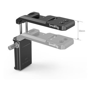 Kaavio SmallRig 3006 QR Extension Bracket for Crane 2S, jossa on räjäytetty näkymä, jossa korostuvat sen säädettävä musta metallivarsi, kiinnitysreiät ja 20 mm:n jatke.