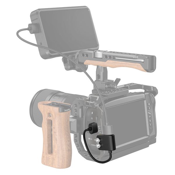 Camera stand with wooden handle, grey screen and SmallRig 3019 HDMI Ultra Slim Adapter Cable 4K (A-A), with the handle and cable visually accentuated by grey accessories.