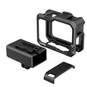 Mustasta metallista valmistettu SmallRig 3083 Cage for GoPro HERO 9 / HERO 10, jossa on yhteensopivat kiinnitystarvikkeet, näkyy valkoisella pohjalla.