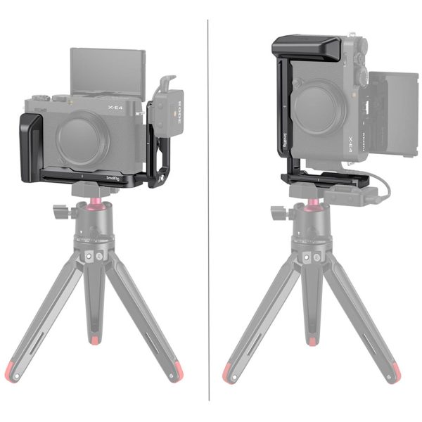 Fujifilm X-E4 -kameran etu- ja sivukuvat, joissa on SmallRig 3231 L-kiinnike, kääntyvä näyttö ja kolmijalka, valkoisella taustalla.