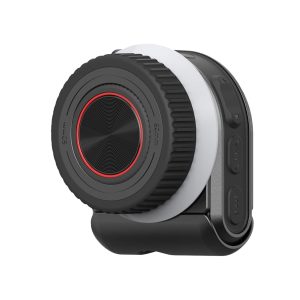 SmallRig 3262 Wireless Handwheel Controller -ohjain on mustan ja hopeanvärinen, ja siinä on harjattu tarkennusrengas, punainen korostusympyrä ja sivusäätöpainikkeet valkoista taustaa vasten.