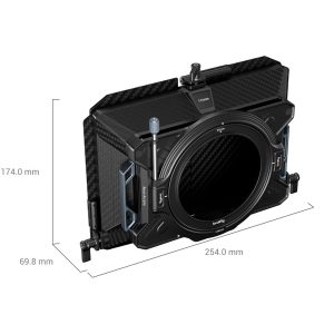 SmallRig 3641 Lightweight Multifunctional Modular Matte Box 114mm Basic Kit on 174,0 mm korkea, 254,0 mm leveä ja 69,8 mm syvä musta mattapintainen mattapintainen laatikko, jossa on pyöreä aukko, säätönupit ja kuvioitu pinta.