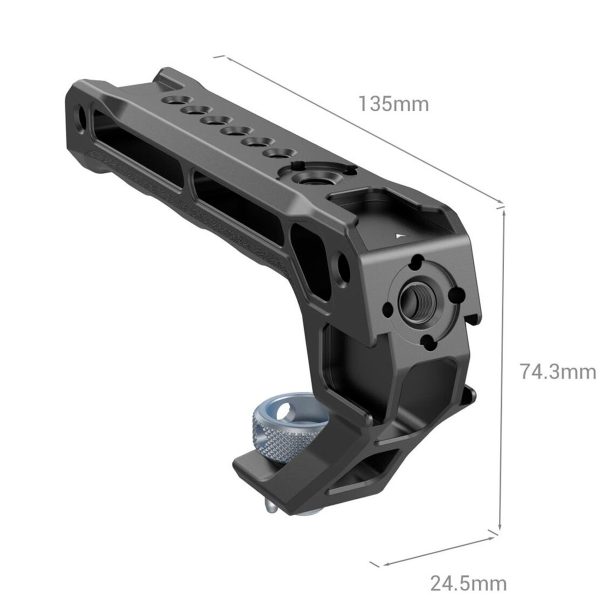 SmallRig-3765-2 SmallRig 3765 ARRI Locating Top Handle is a black, L-shaped metal handle with measuring lines (135 mm length, 74.3 mm height, 24.5 mm width). It has holes, a textured knob and an ergonomic design for camera handling.