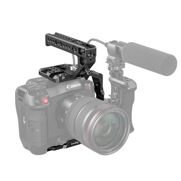 SmallRig 3899 Handheld Kit Canon EOS C70:lle sisältää vakauttavan metallikahvan ja tilaa lisävarusteille, kuten ulkoiselle mikrofonille ja laajakuvausobjektiiville.
