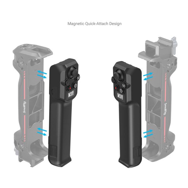 SmallRig-3920-4 Kaksi mustaa SmallRig 3920 -langatonta ohjainta DJI RS -sarjalle on kuvassa kiinnitetty magneettisesti kahteen kamerahäkin runkoon, ja siniset nuolet osoittavat liitäntäkohdat. Yllä olevassa tekstissä lukee Magnetic Quick-Attach Design.