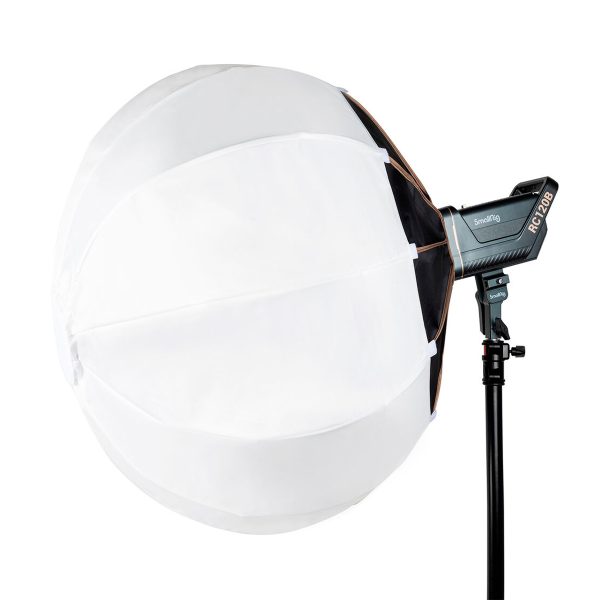 SmallRig 3932 RA-L90 Lantern Softbox, large and white with spherical diffuser, is mounted on a studio light with a black stand. The light source and Revolab branding are shown on the right.