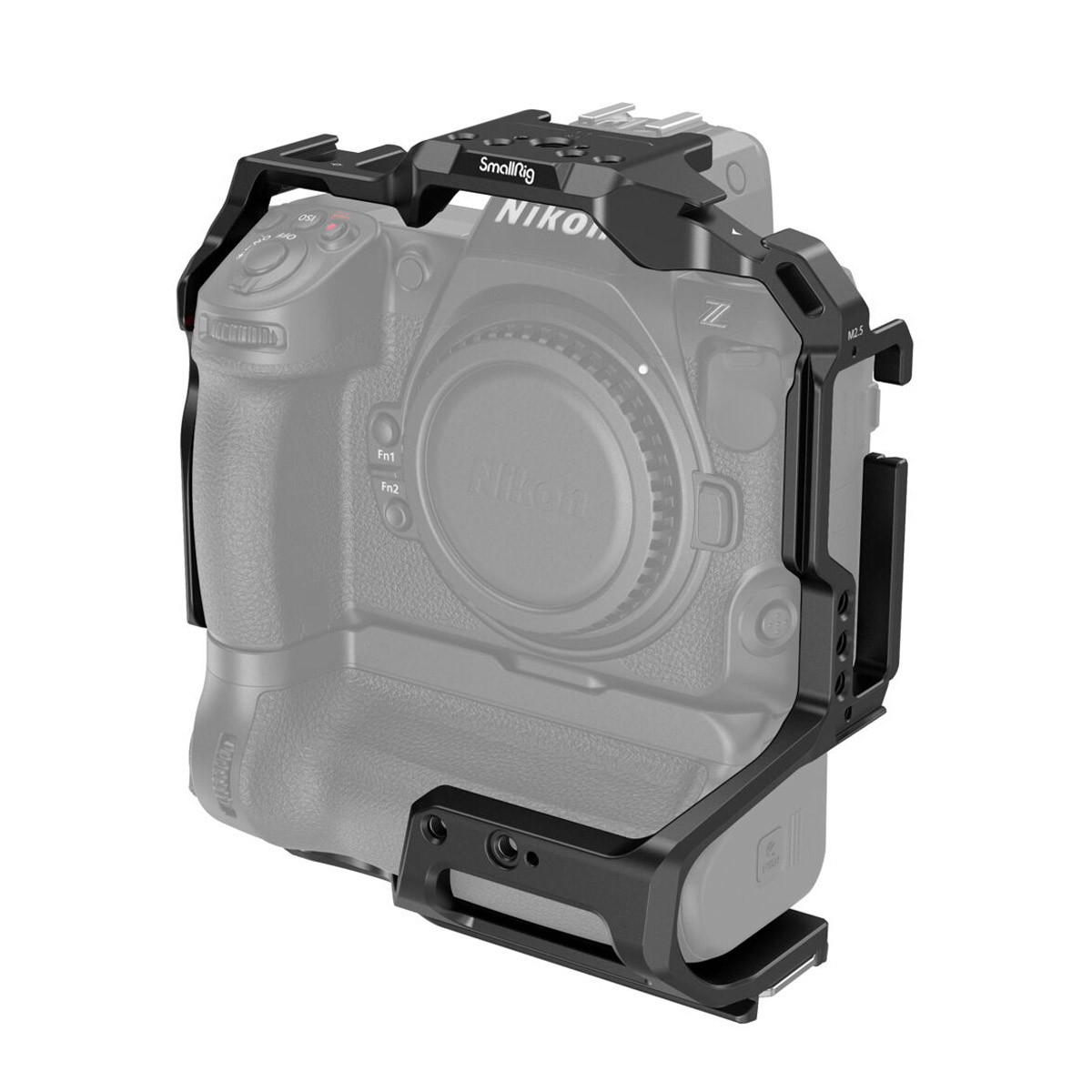 SmallRig 3982 Cage for Nikon Z8 with MB-N12 Battery Grip kiinnittyy kameraan ja tarjoaa suojaavan kehyksen ja useita lisälaitteiden kiinnityspisteitä.