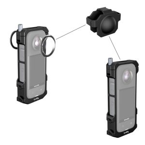Kuvassa on SmallRig 4088 -kehys Insta360 X3:lle, jossa on musta suojakansi kiinnitettynä kameran linssiin. Kuvassa näkyy sekä kamera linssisuojuksen kanssa että ilman sitä.