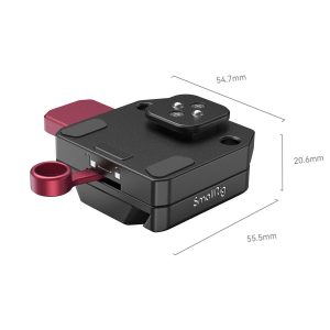Musta ja punainen SmallRig 4189 -virtalähteen kiinnityslevy DJI RS -vakauttajille, jossa mittalinjat osoittavat 54,7 mm leveyttä, 20,6 mm korkeutta ja 55,5 mm pituutta; "SmallRig"-logo on sivulla.