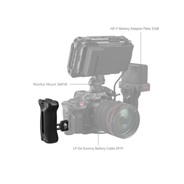 Kamera-asetelma, jossa on SmallRig 4016 ARRI Locating Side Handle, NP-F-akun sovitinlevy, sivumonitorikiinnike, LP-E6-akkujohto, suuri objektiivi ja kahva.