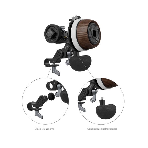 SmallRig_Modular_Follow_Focus_F60_3850_003 Lähikuva SmallRig 3850 Modular Follow Focus F60:stä, jossa korostuvat sen pikavapautettava varsi ja pikavapautettava kämmentuki ympyränmuotoisissa merkinnöissä, joissa on kunkin komponentin merkinnät.