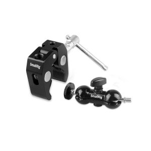 SmallRig 1138 Multi-function Super Clamp -monitoimipuristimessa on musta metallinen kiristyskahva, ja siinä on kaksinkertaiset kuulapäät 1/4 tuuman ruuvilla, jotka ovat ihanteellisia kameran kiinnittämiseen ja lisävarusteiden kiinnittämiseen.