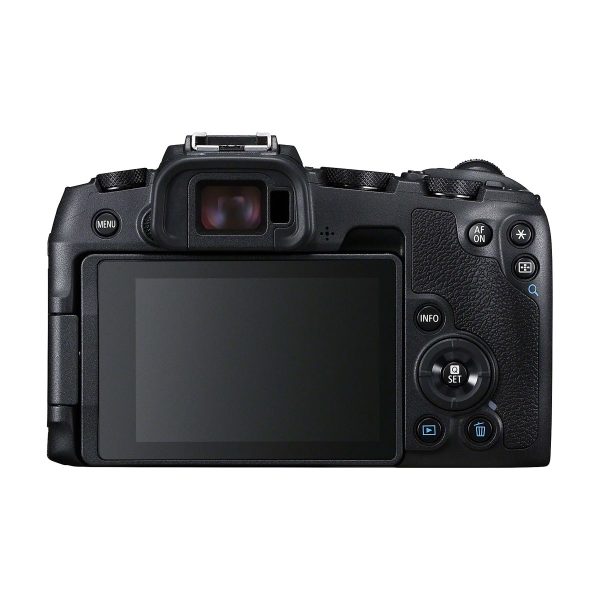 Canon EOS RP -järjestelmäkameran takakuva, jossa näkyvät LCD-näyttö, ohjauspainikkeet, valintakiekot, elektroninen etsin ja musta runko, jossa on kuvioitu kahva oikealla puolella.