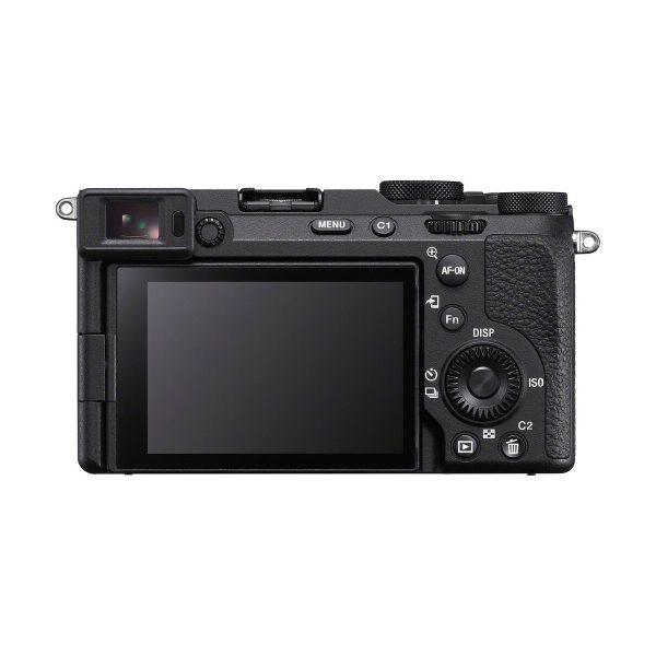 a7cr_black_03 Mustan, kompaktin Sony A7CR -järjestelmäkameran takanäkymä esittelee LCD-näytön, ohjauspainikkeet, valintakiekot ja vasemmanpuoleisen etsimen. Nauti 200€ käteispalautuksesta.