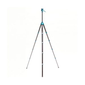 Benro Cyanbird Aluminium Tripod + FS20PRO -pää, jossa on kolme mustaa teleskooppijalkaa ja siniset korostukset, on esitetty täysin ulosvedettynä ja pystyssä valkoisella pohjalla.