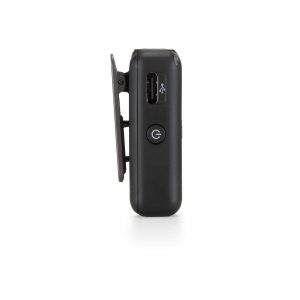 Sivukuva DJI Mic Single Set -langaton mikrofonijärjestelmä, musta elektroniikkalaite, jossa on USB-portti, G-virtapainike ja ohut litteä kiinnitys, valkoista taustaa vasten.