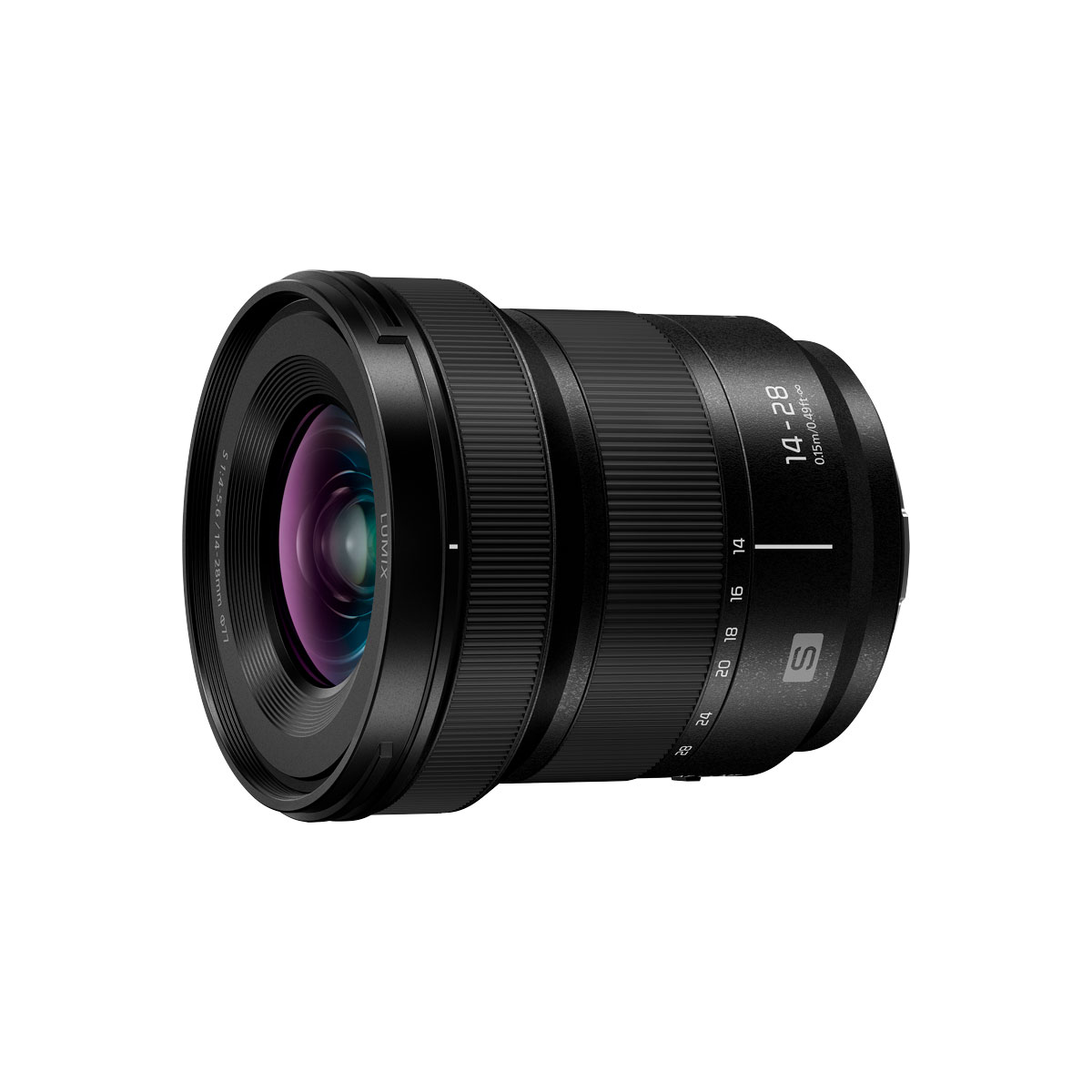 Musta Panasonic Lumix S -objektiivi 14-28mm F/4-5.6 -objektiivi, jossa on suuri etuelementti ja näkyvät tarkennus- ja zoomausrenkaat, on suunnattu valkoiselle taustalle, ja tynnyrissä on selkeät 14-28mm-merkinnät.