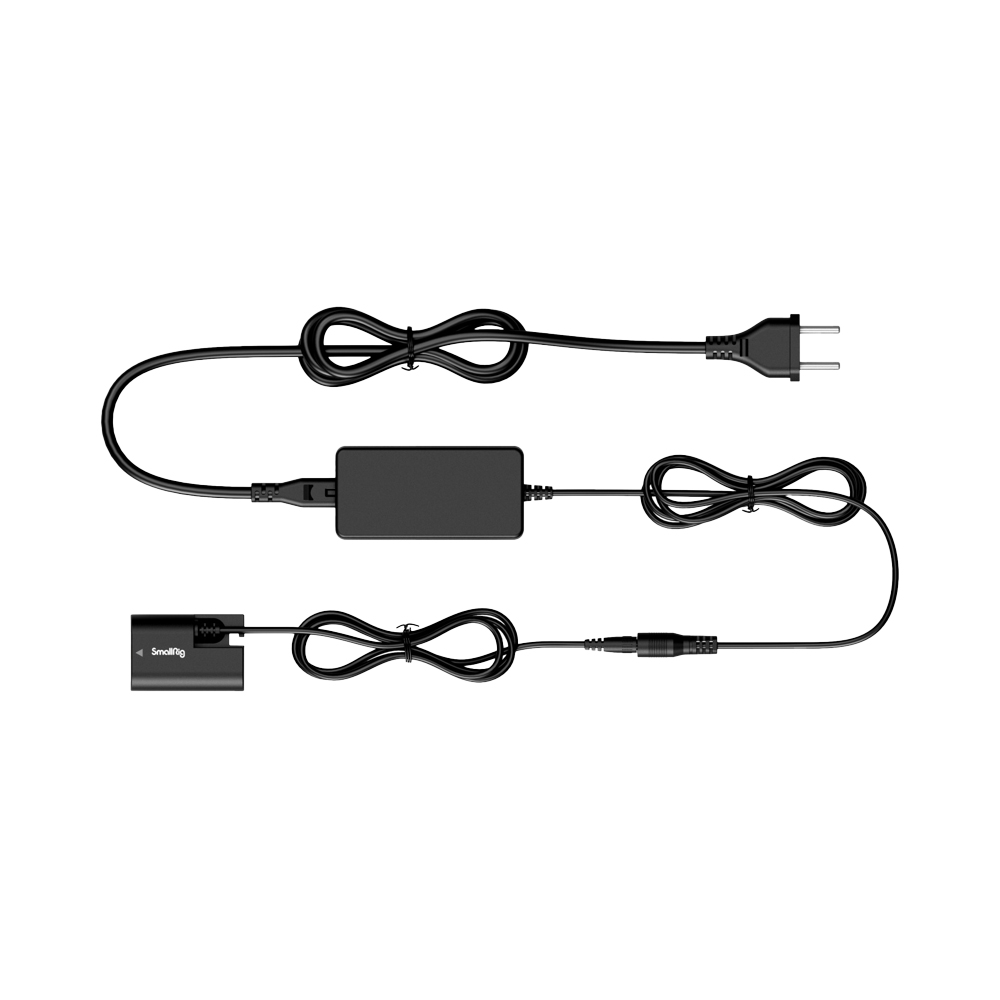 SmallRig 4271 Dummy Battery with Power Adapter (EU) LP-E6NH on musta verkkovirtasovitin, jossa on suorakulmainen virtakivi, kaksi liitettyä kaapelia ja liitin yhteensopiville laitteille.