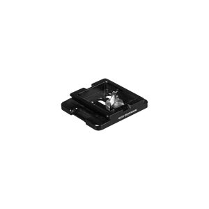 Sirui Quick Release Plate TY-50X -pikalevy on musta, neliönmuotoinen metallilevy, jossa on hopeinen ruuvi kameroiden kiinnittämiseen jalustoihin. Kuvassa on eristetty valkoinen tausta.