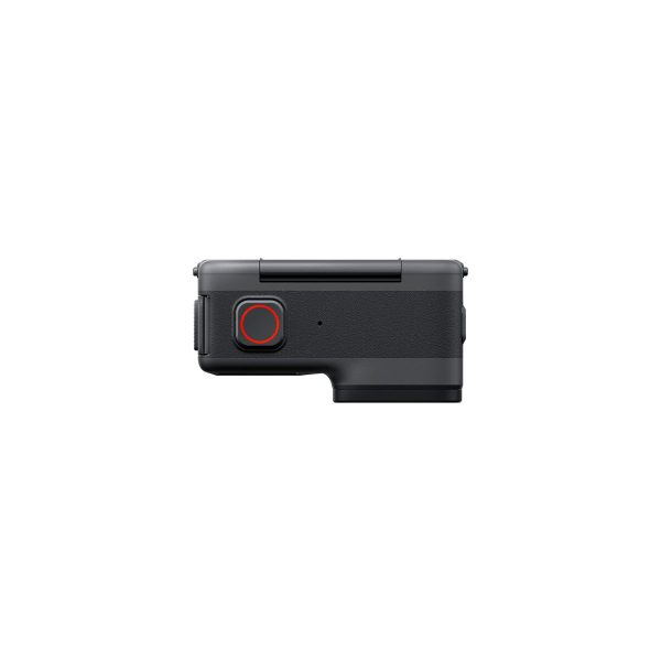Insta360_Acepro_006 Mustan Insta360 Ace Pro 8K Actionkameran sivukuva, jossa on minimaalinen suorakulmainen muotoilu, suuri punaisella ympyröity painike ja hieman ulkoneva kahva oikeassa alakulmassa.