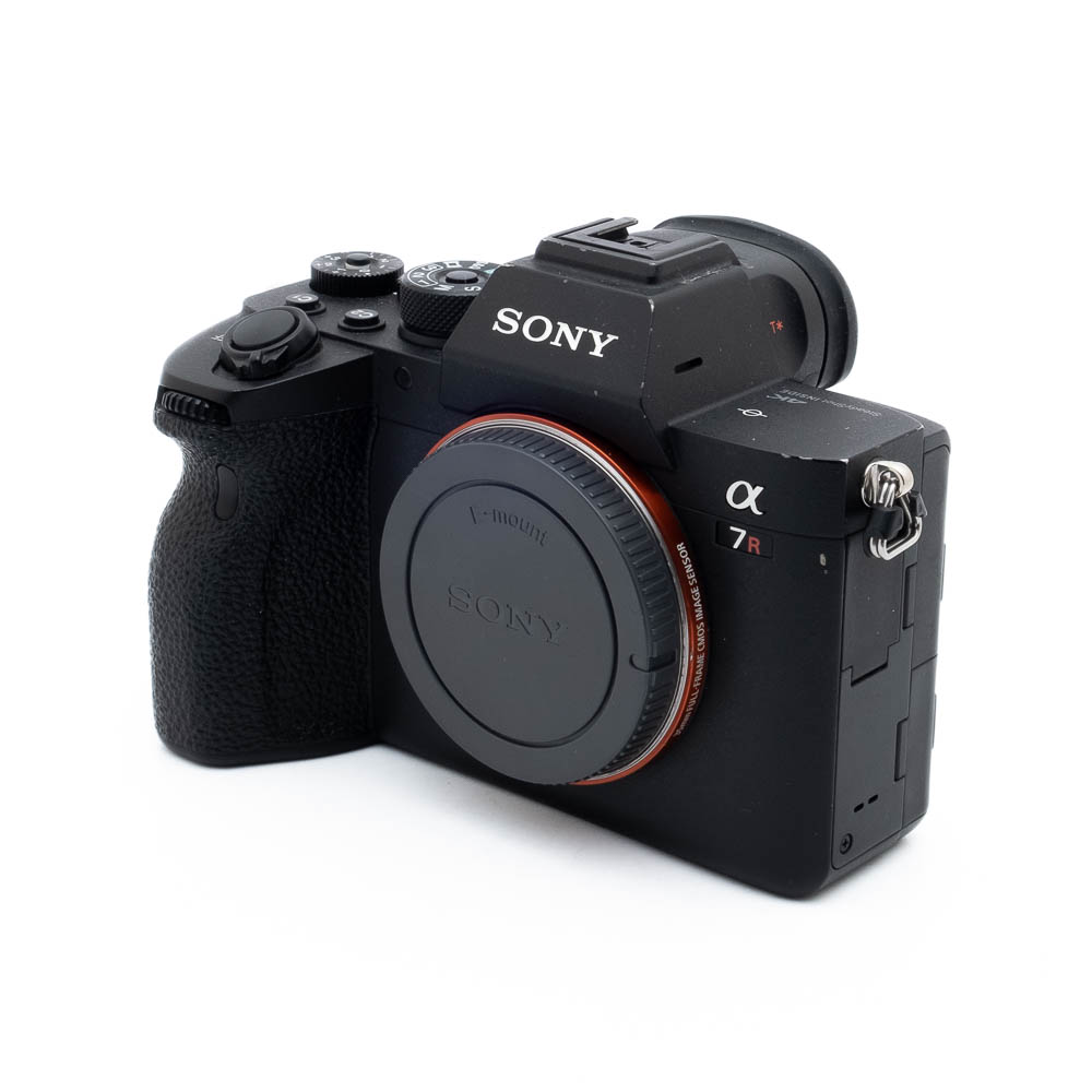 Sony A7R IV (SC 111000, sis.ALV24%) – Käytetty