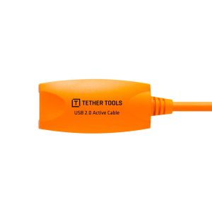 Tether-Tools-TetherPro-USB_20-Active-Extension-Cable-10m_02 Tether Tools TetherPro USB 2.0 Active Extension Cable 10m on oranssi kaapeli, jossa on liitinkotelo, jossa on tuotemerkki ja tuotetiedot mustalla tekstillä.
