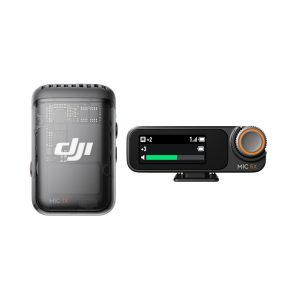 Vasemmalla: kompakti musta DJI Mic 2 Single Set -langaton lähetin; oikealla: vastaava vastaanotin, jossa on näyttö, ohjauspyörä ja tilavalot - molemmissa on moderni muotoilu.