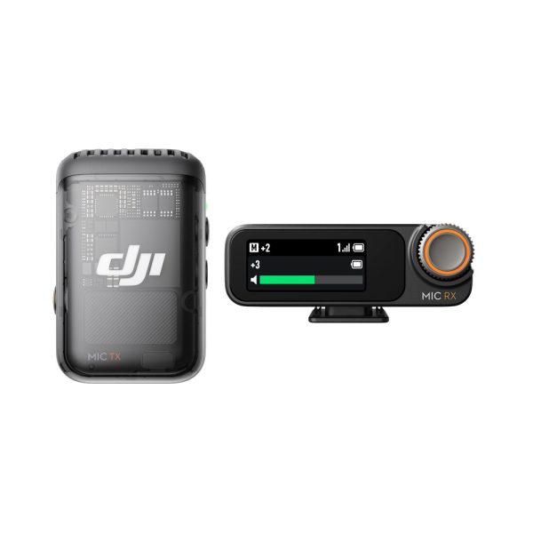 Vasemmalla: kompakti musta DJI Mic 2 Single Set -langaton lähetin; oikealla: vastaava vastaanotin, jossa on näyttö, ohjauspyörä ja tilavalot - molemmissa on moderni muotoilu.