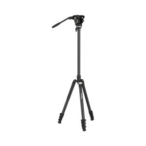 SmallRig 4475 Video Tripod Kit CT210 on musta kolmijalka, jossa on pidennetty keskipylväs, säädettävät jalat ja panoraamakahva, kuvassa pystyssä valkoisella taustalla.