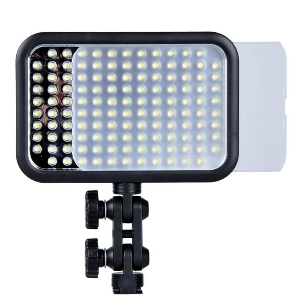 Godox Led 126 on suorakulmainen LED-videovalaisin, jossa on säädettävä kiinnitys ja useita rivejä pieniä LED-lamppuja. Valon puolikkaassa on himmeä diffuusoripaneeli, joka liukuu etupuolella säädettäviä valotehosteita varten.