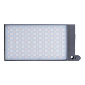 Godox M1 Mobile RGB LED-valaisin - Vihreä on suorakulmainen LED-paneeli, jossa on himmeän kannen ja mustan kehyksen takana pienten lamppujen ruudukko, ja jossa on säätöpyörä ja kiinnitysreikä oikealla puolella.
