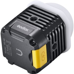 Godox WL4B vesitiivis LED-valaisin on kompakti, musta LED-valaisin, jossa on tuuletettu kotelo, keltainen vapautussalpa ja valkoinen diffuusorin suojus toisessa päässä - ihanteellinen kannettavaan valokuvaukseen ja videokuvaukseen.