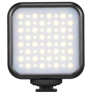 Godox Litemons LED Light (Bi Color) LED6Bi on kompakti, neliönmuotoinen LED-paneeli mustalla kehyksellä, jossa on rivejä valkoisia ja keltaisia LED-valoja ja kiinnityskannatin pohjassa.