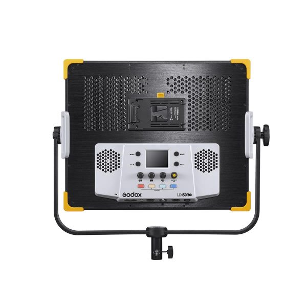 Godox LED LD150RS -valopaneelin takanäkymässä näkyvät ohjauspainikkeet, LCD-näyttö, tuuletusaukot, akkukiinnike ja keltaiset kulmasuojat.