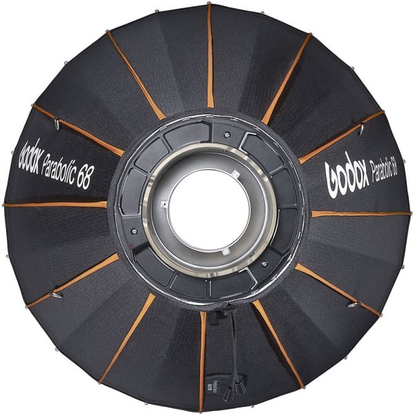 1637062296_247 Musta ja oranssi Godox Parabolic Reflector Zoom Box P68Kit softbox-valonmuokkain, kuvassa etupuolelta keskimmäinen kiinnitysrengas näkyvissä.