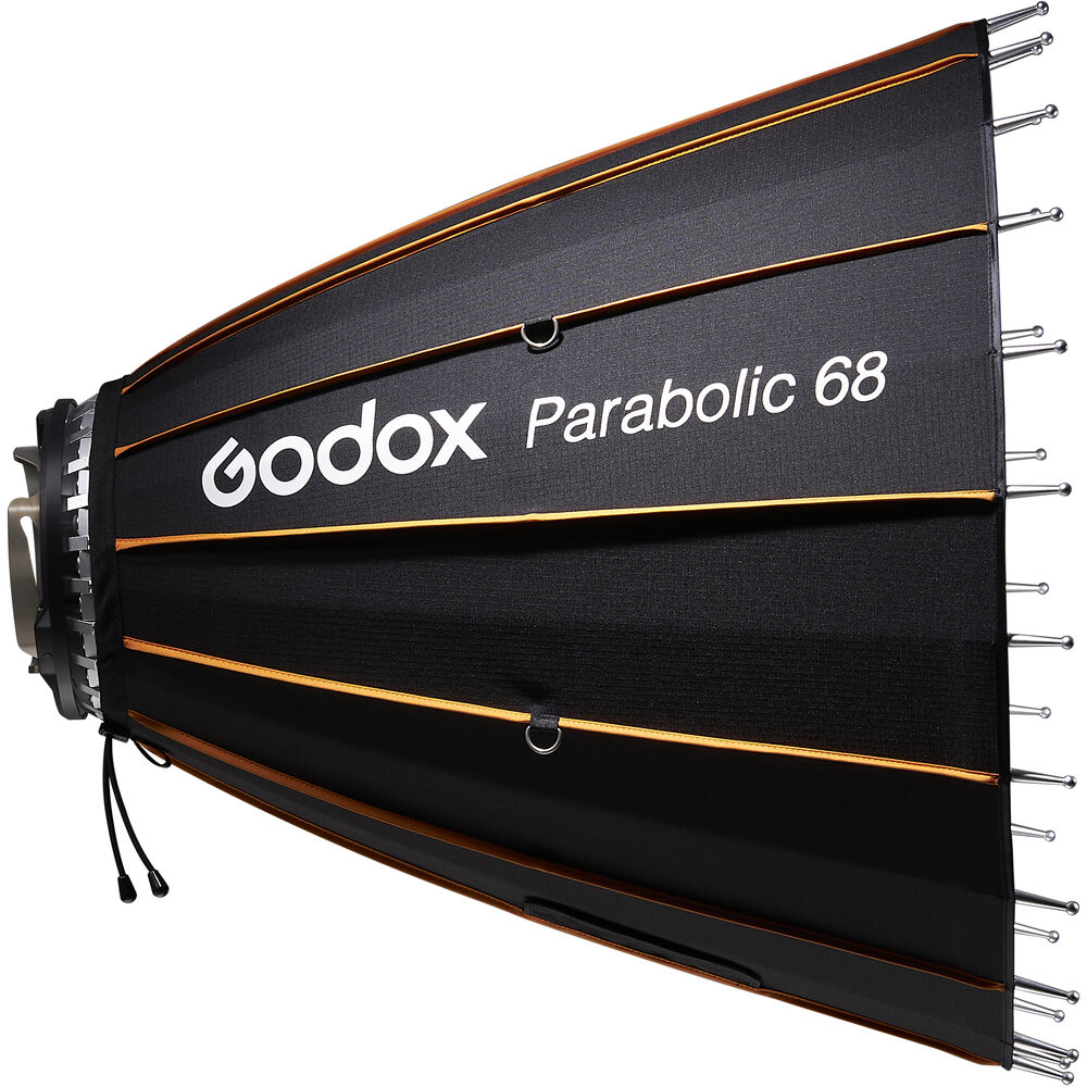 Musta ja oranssi Godox Parabolic Reflector Zoom Box P68Kit metallitangoilla, kuvassa sivulta. Tuotenimi on painettu valkoisella kankaan pintaan.