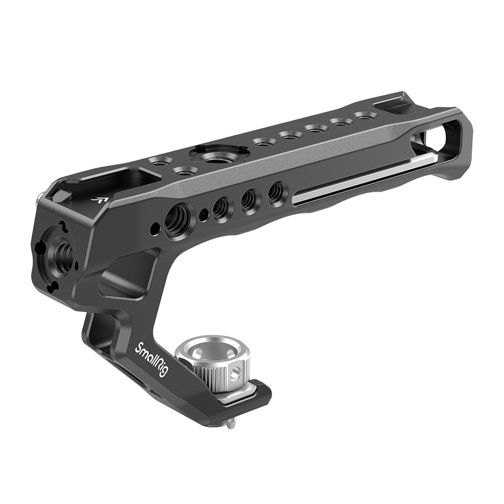 SmallRig 2165C ARRI Locating Handle on musta metallinen kamerakahva, jossa on useita kierteitettyjä reikiä lisävarusteiden kiinnittämistä varten.