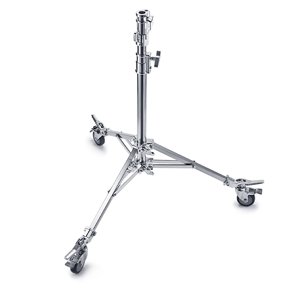 Godox Roller Stand for Video Light SA5015 on hopeinen metallinen kolmijalkainen jalusta, jossa on kolme jalkaa ja pyörät, ihanteellinen valojen tai kameroiden kiinnittämiseen studioissa tai elokuvasarjoissa.