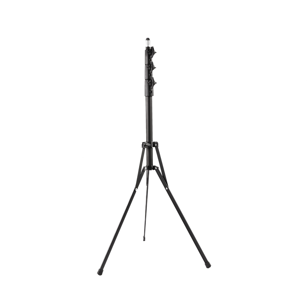 Godox 210B Light Stand on musta, säädettävä kolmijalkainen kolmijalkainen jalusta, jossa on kolme pidennettyä jalkaa ja pystysuuntaiset osat, joissa on lukituskiinnikkeet, kuvassa eristettynä valkoisella pohjalla.