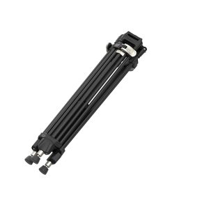 SmallRig 4164 FreeBlazer Heavy Duty Aluminum Alloy Tripod AD 80, musta väri, on kuvassa taitettuna ja vinossa valkoisella pohjalla siten, että sen kolme jalkaa ja kiinnityslevy ovat näkyvissä.