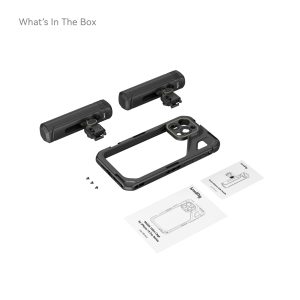 Pakkaus sisältää kaksi sylinterimäistä kameramoduulia kiinnikkeineen, kestävän kotelon, kolme ruuvia, asennusoppaan ja takuukortin SmallRig 4392 Mobile Video Kit (Dual Handheld) -mobiilivideosarjalle iPhone 15 Pro Max -puhelimelle, kaikki valkoisella pohjalla.