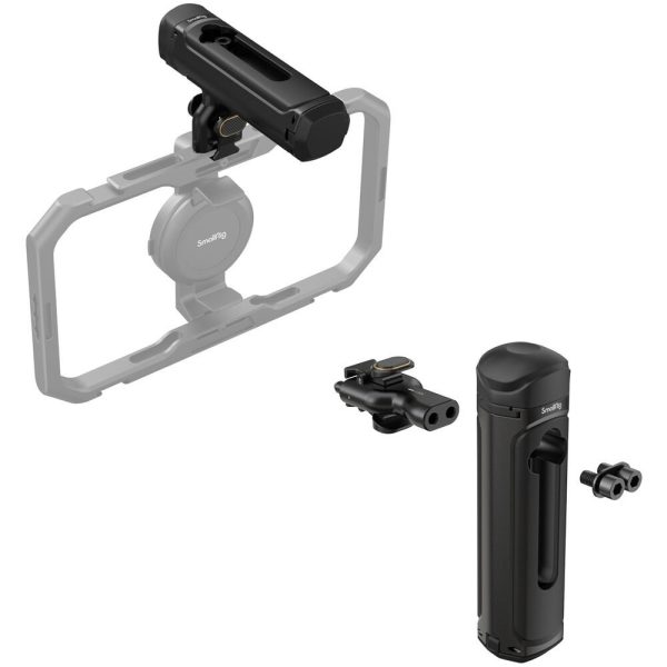 SmallRig 4403 Quick Release Side Handle, musta sylinterimäinen kameran lisävaruste kiinnitysosineen, näkyy kiinnitettynä harmaaseen kameran runkoon ja irrotettuna siitä. Sen modulaarinen rakenne sopii videokuvaus- tai valokuvausasetuksiin.