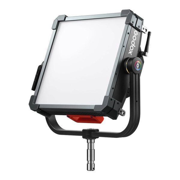 Godox KNOWLED P300R RGB Hard Panel Light Kit on neliskulmainen LED-studiovalaisin, jossa on metallikehys, säädettävä jalusta, säätönuppi sivulla ja Godoxin tuotemerkki kehyksen reunassa.