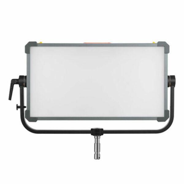 Godox KNOWLED P600R RGB Hard Panel Light, suorakulmainen LED-studiopaneeli, jossa on himmeä valkoinen etupuoli, on asennettu mustaan säädettävään jalustaan ja näytetään valkoista taustaa vasten.