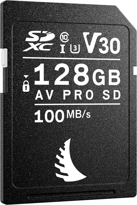 ANGELBIRD SD AV PRO SDXC UHS-I R100/W92 (V30) 128GB -kortti on musta, siinä on merkintä "128GB AV PRO SD", nopeusluokitus 100 MB/s, V30, U3 ja Class 10 sekä valkoinen logo alareunassa.