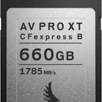 Esillä on suorakulmainen ANGELBIRD AV PRO CFexpress XT MK2 Type B -kortti, jonka kapasiteetti on 660 Gt ja nopeus 1785 MB/s. Kortin hopea-musta muotoilu ja painetut tekniset tiedot.