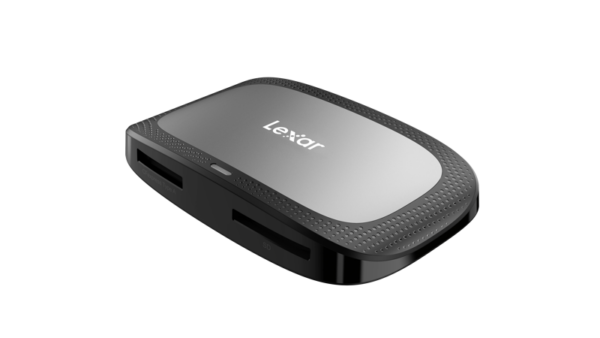 Musta Lexar Cardreader LRW530U CFexpress Type A / SD UHS-II USB 3.2, jossa on kuvioitu reuna ja useita korttipaikkoja, valkoisella taustalla.