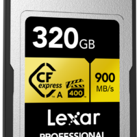 Lexar CFexpress Pro Gold Type-A 320 Gt:n muistikortti (R900/W800, VPG400), jossa on hopea-musta muotoilu ja keltaiset korostukset.