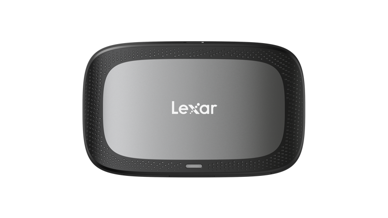 Lexar Cardreader LRW530U CFexpress Type A / SD UHS-II USB 3.2 -muistikortinlukija, jossa on tyylikäs musta ja harmaa muotoilu, kuvassa ylhäältä päin vaalealla pohjalla.