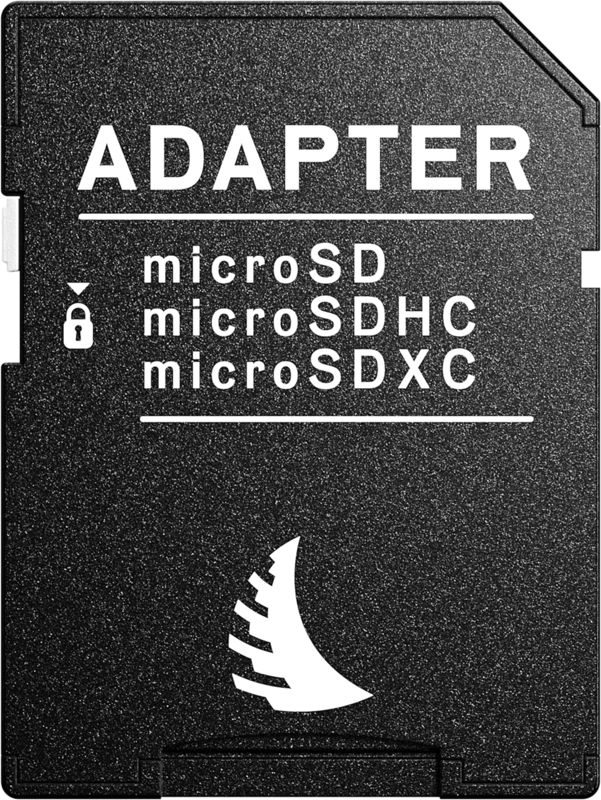 800q-05_123930 ANGELBIRD microSD AV PRO (V30) 128GB -sovitin on musta, ja siinä on valkoinen teksti, joka tukee microSD-, microSDHC- ja microSDXC-kortteja. Siinä on lukitussymboli ja kaareva valkoinen muotoilu.
